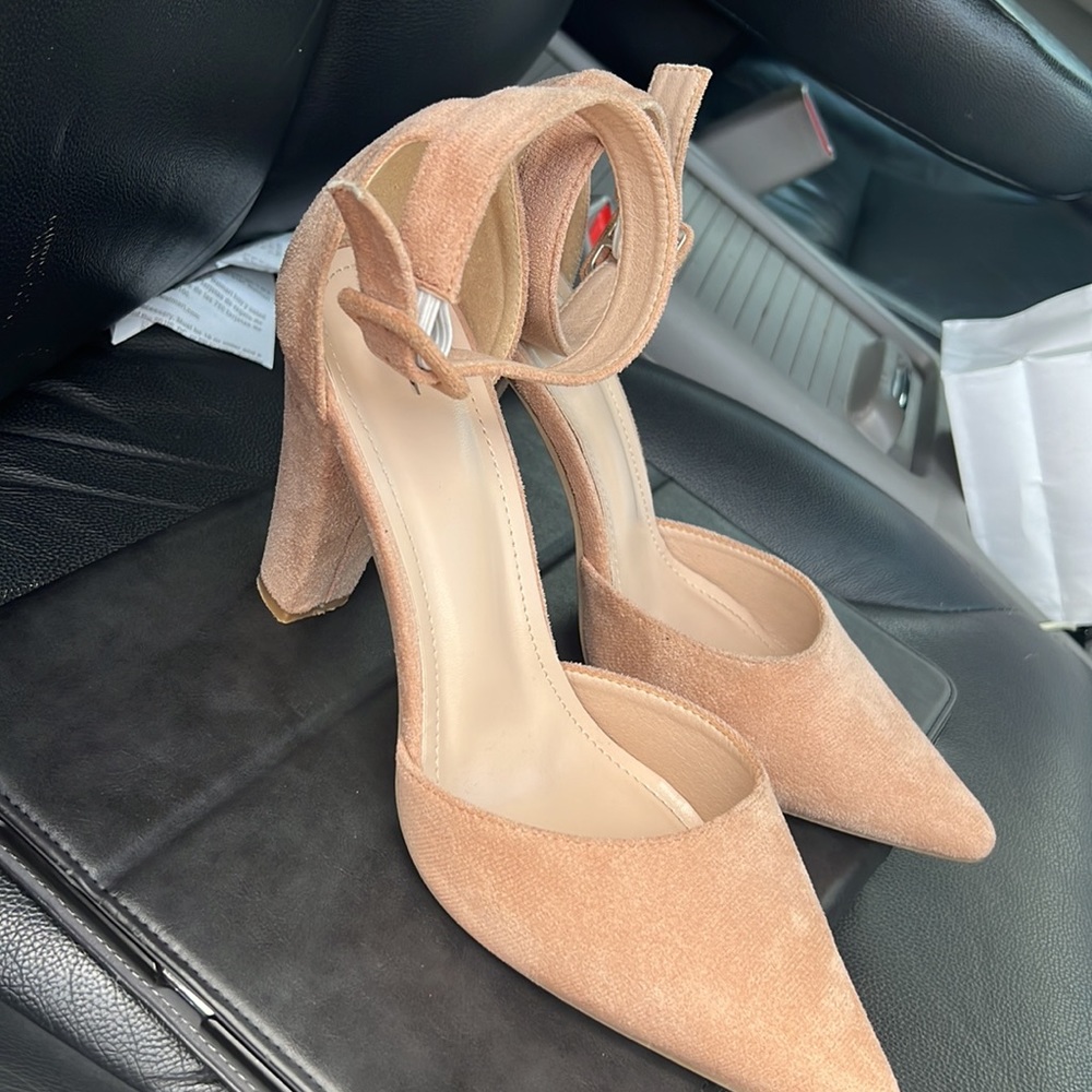 Pump heels